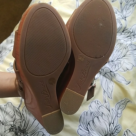 Lucky Brand Cognac Wedge - Picture 3 of 3